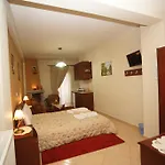 公寓式酒店 Orama - Serene Plastira Retreat With Stunning Views 3*