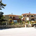 Lejlighedshotel Orama - Serene Plastira Retreat With Stunning Views 3*