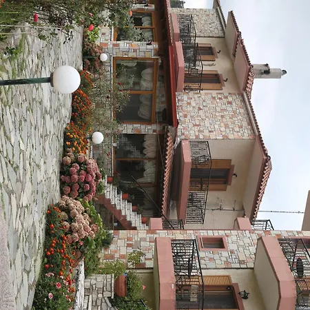 Orama Aparthotel 3*