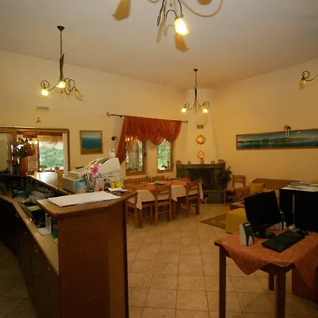 Orama - Serene Plastira Retreat With Stunning Views 公寓式酒店 Kryonérion
