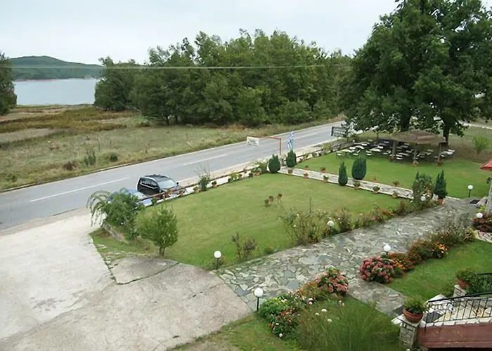 Ξενοδοχείο με διαμερίσματα Orama - Serene Plastira Retreat With Stunning Views 3*