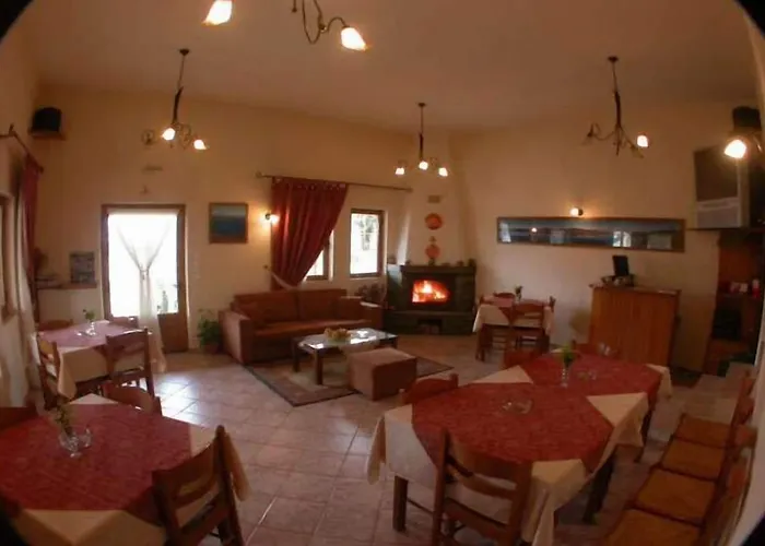 Ξενοδοχείο με διαμερίσματα Orama - Serene Plastira Retreat With Stunning Views 3*