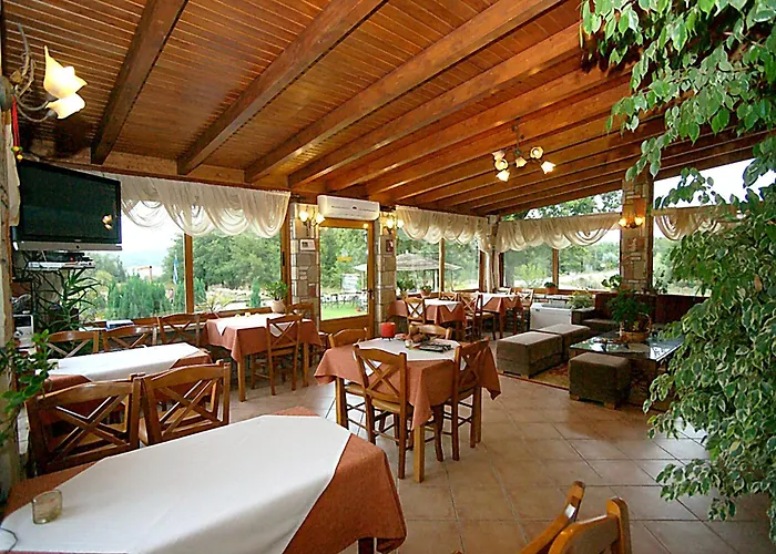 Orama - Serene Plastira Retreat With Stunning Views Ξενοδοχείο με διαμερίσματα 3*